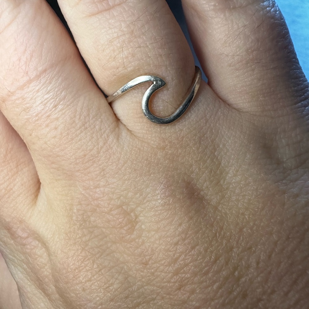 Wave ring - Picture 2 of 3